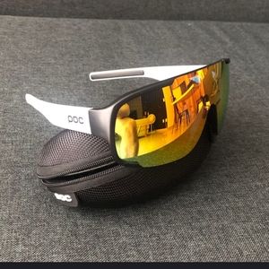 Men sport sunglasses